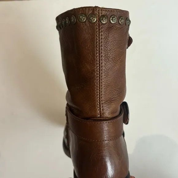❤️ 10 HTF Frye RARE Women’s Jenna Studded short moto boot Cognac BROWN leather