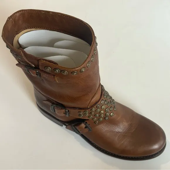 ❤️ 10 HTF Frye RARE Women’s Jenna Studded short moto boot Cognac BROWN leather