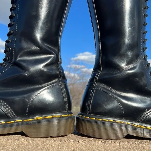 🏴󠁧󠁢󠁥󠁮󠁧󠁿 Dr. Martens MIE Vintage 20 Eye Lace Up Knee High Boots UK 6