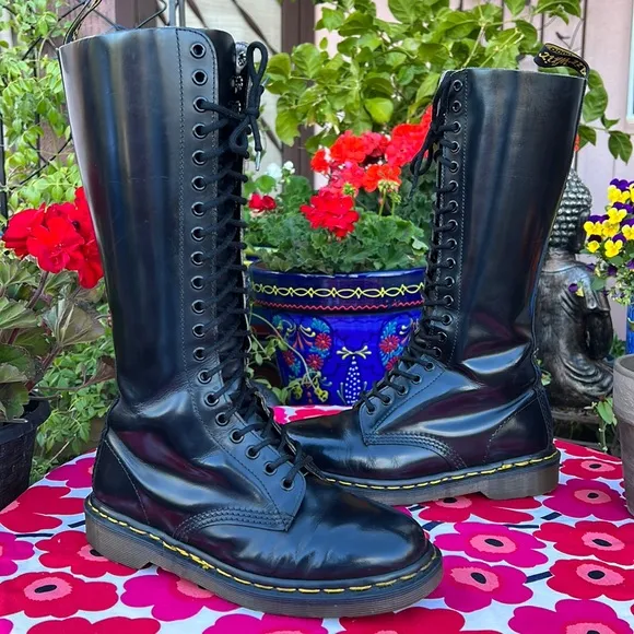 🏴󠁧󠁢󠁥󠁮󠁧󠁿 Dr. Martens MIE Vintage 20 Eye Lace Up Knee High Boots UK 6