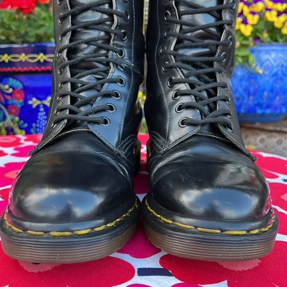 🏴󠁧󠁢󠁥󠁮󠁧󠁿 Dr. Martens MIE Vintage 20 Eye Lace Up Knee High Boots UK 6