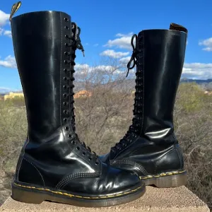 🏴󠁧󠁢󠁥󠁮󠁧󠁿 Dr. Martens MIE Vintage 20 Eye Lace Up Knee High Boots UK 6