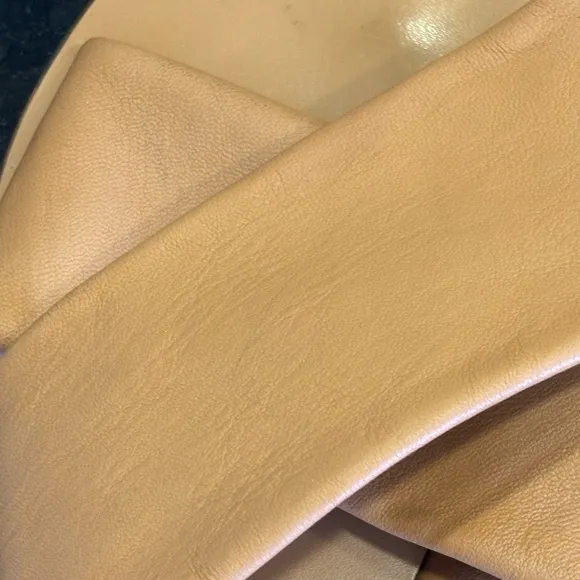 🇮🇹  Everlane The Day Crossover Sandal