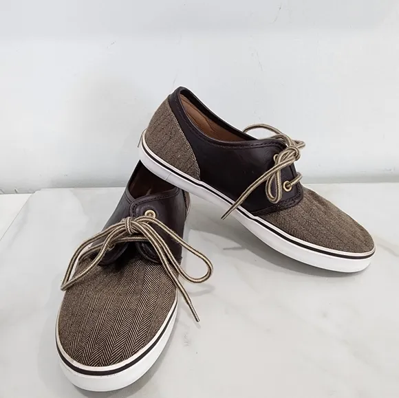 [ JANIE AND JACK] boys size 3,brown leather/ herringbone print lace up shoe.