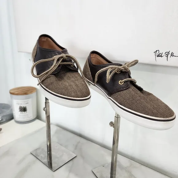 [ JANIE AND JACK] boys size 3,brown leather/ herringbone print lace up shoe.