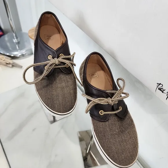 [ JANIE AND JACK] boys size 3,brown leather/ herringbone print lace up shoe.