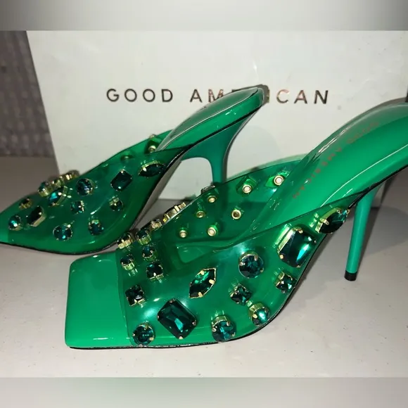 💚 NIB! Good American Jeweled Sandals