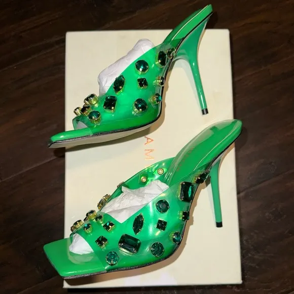💚 NIB! Good American Jeweled Sandals