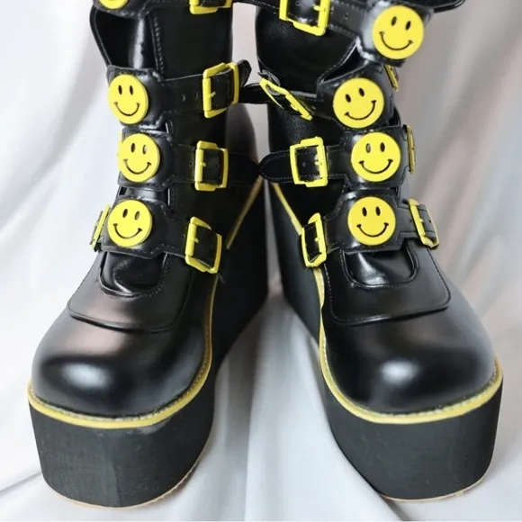 🅽🅴🆆 smiley face platform buckle boots, 90s happy face, EU 39 / US 7-8