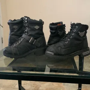 “2” HARLEY DAVIDSON Motorcycle Boot Bundle. Sizes 6.5 &amp; 7