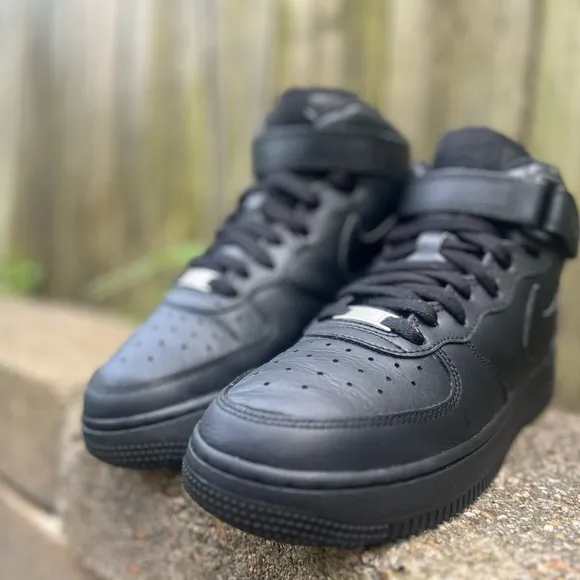 2021 Nike Air Force 1 Triple Black Mid