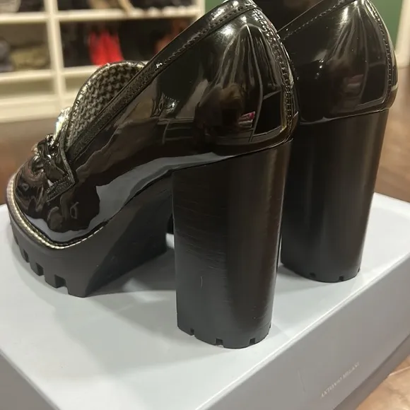 2023 Stunning ANTONIO MELANI Patton leather/Silver Shoes. Extremely comfortable