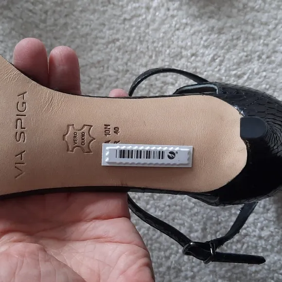 52. NWOT Via Spiga black open toe, ankle strap heels