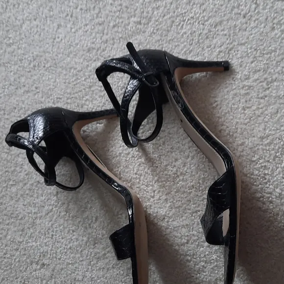 52. NWOT Via Spiga black open toe, ankle strap heels