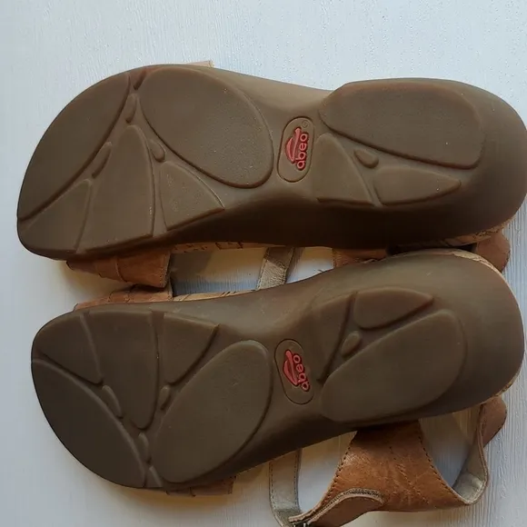 Abeo Tan Leather Adjustable Strappy with Velcro Nora Sandles 10 Narrow
