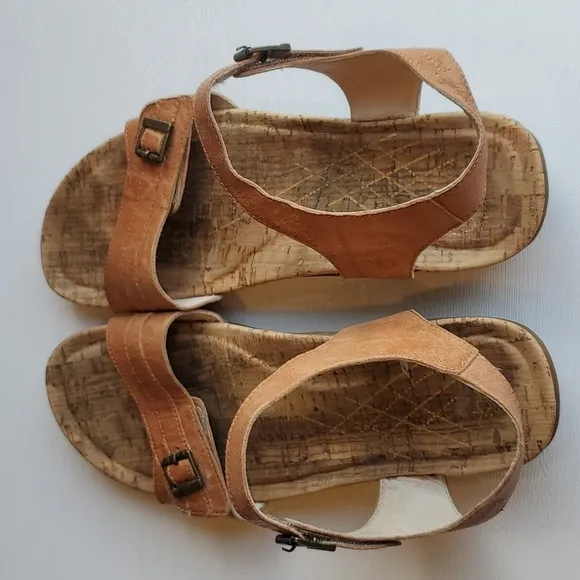 Abeo Tan Leather Adjustable Strappy with Velcro Nora Sandles 10 Narrow