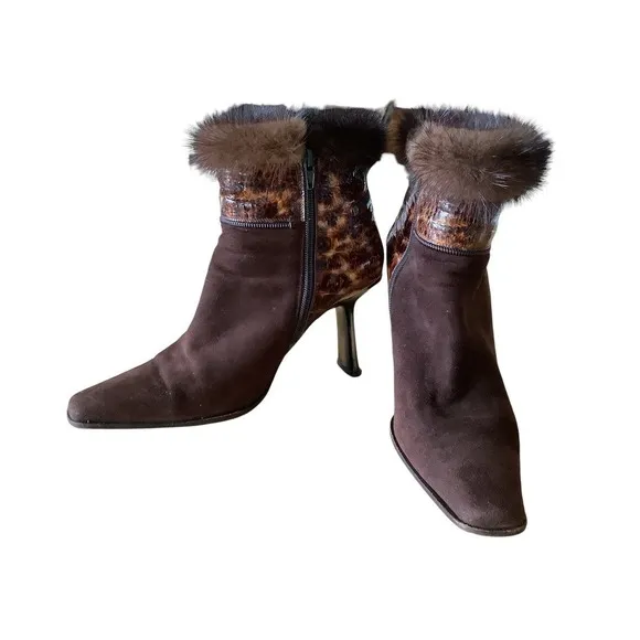 ACCADEMIA MINK TRIMMED ITALIAN SUEDE AND EMBOSSED LEATHER BOOTIES EU 40 US 9