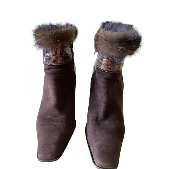 ACCADEMIA MINK TRIMMED ITALIAN SUEDE AND EMBOSSED LEATHER BOOTIES EU 40 US 9