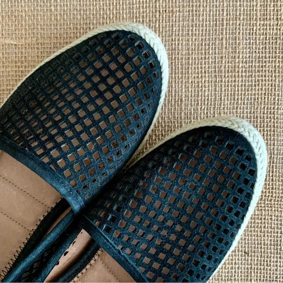 ADAM TUCKER By Me Too Flexible Black Flats Shoes Espadrille Rope Detail 7 NWOT