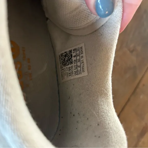 Adidas 9.5 Women’s Shoes