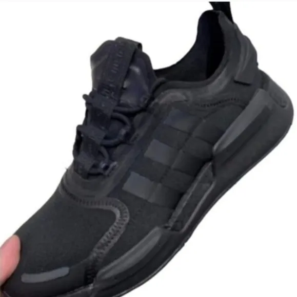 Adidas Grade School NMD R1 V3Youth 6.5, (women 8) New with box. Style: GX5683