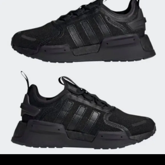 Adidas Grade School NMD R1 V3Youth 6.5, (women 8) New with box. Style: GX5683
