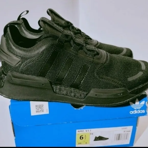 Adidas Grade School NMD R1 V3Youth 6.5, (women 8) New with box. Style: GX5683