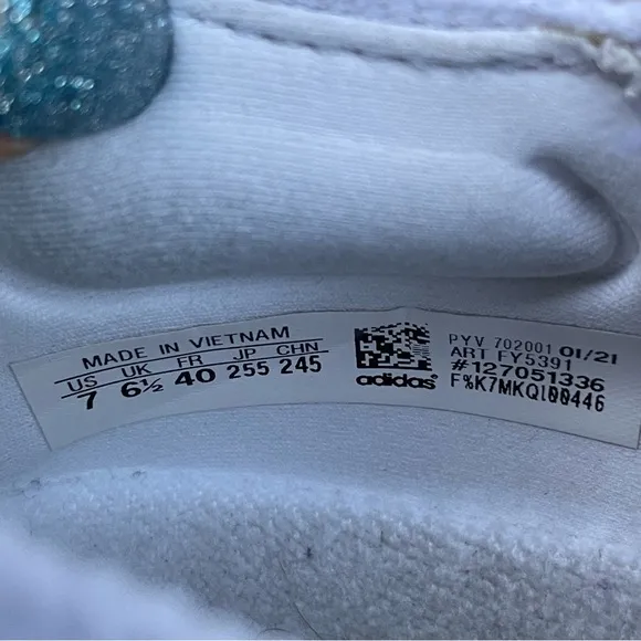 Adidas Ultraboost 21 shoes in Cloud White · Grey Three size 7