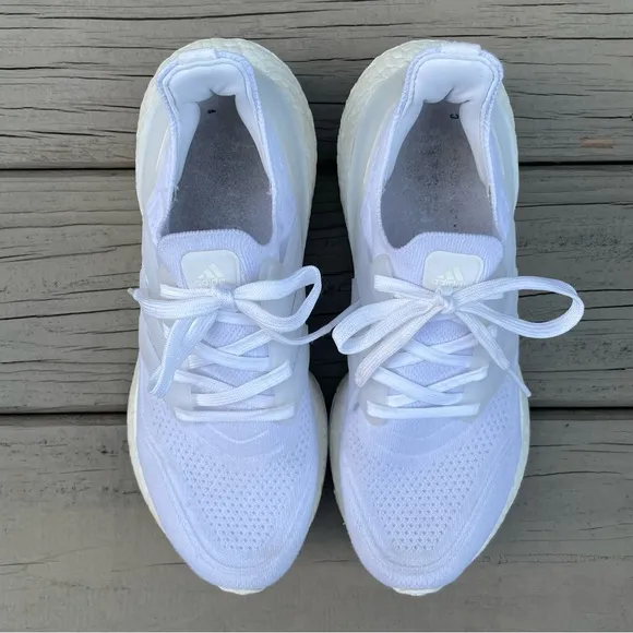 Adidas Ultraboost 21 shoes in Cloud White · Grey Three size 7