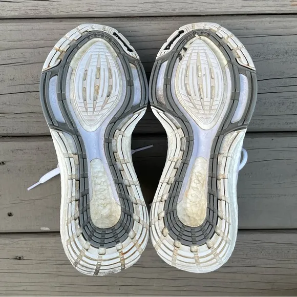 Adidas Ultraboost 21 shoes in Cloud White · Grey Three size 7