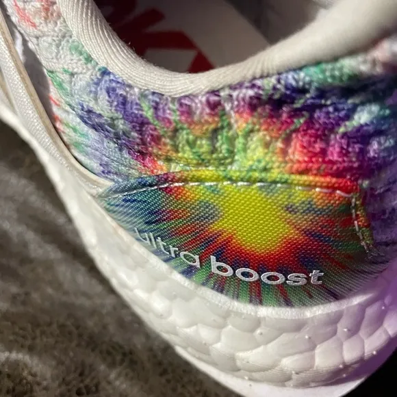 Adidas UltraBoost DNA 4.0 Tie-Dye White Running Shoes Size 4.5 Women’s