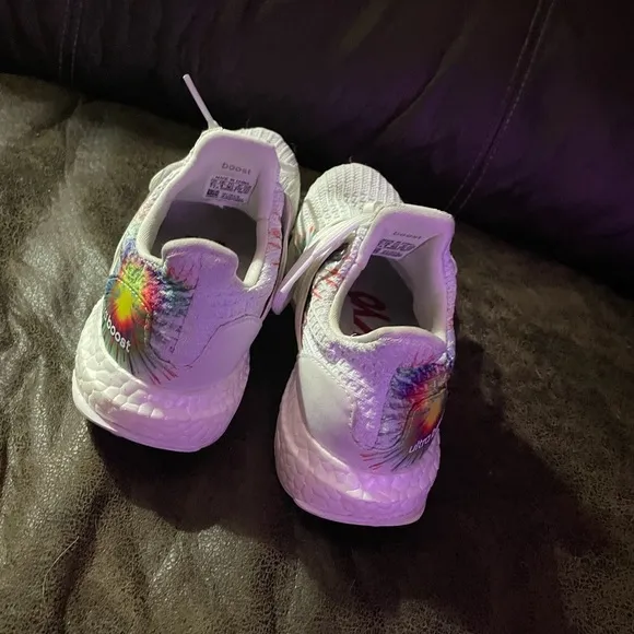 Adidas UltraBoost DNA 4.0 Tie-Dye White Running Shoes Size 4.5 Women’s