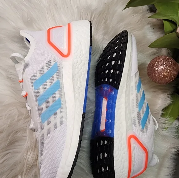 ADIDAS Women  Ultraboost Summer.rdy Sneaker -Size8.5 new