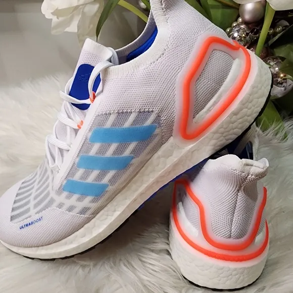 ADIDAS Women  Ultraboost Summer.rdy Sneaker -Size8.5 new