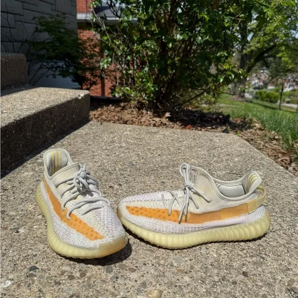 Adidas Yeezy Boost 350 V2, “Light” Color Changing Colorway, US Men’s Size 10