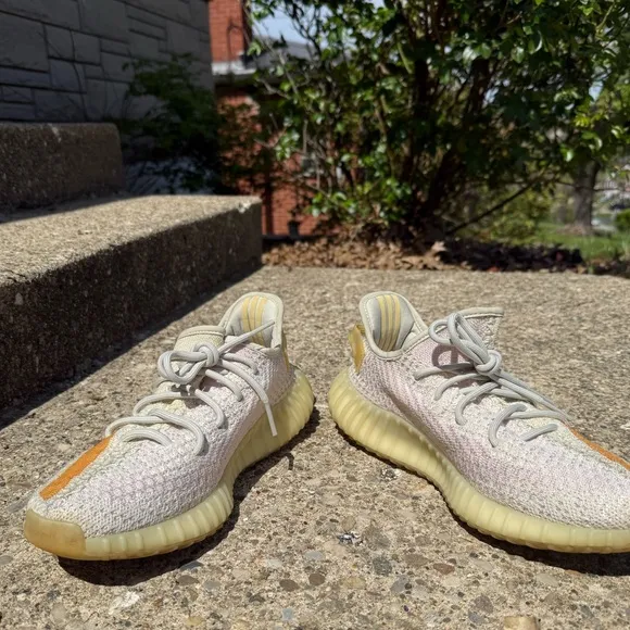 Adidas Yeezy Boost 350 V2, “Light” Color Changing Colorway, US Men’s Size 10