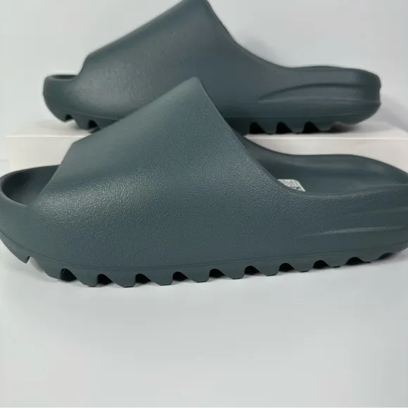 ADIDAS YEEZY SLIDES SLATE MARINE MENS SHOES SIZE 10 SLIP ON KANYE WEST BLUE GRAY
