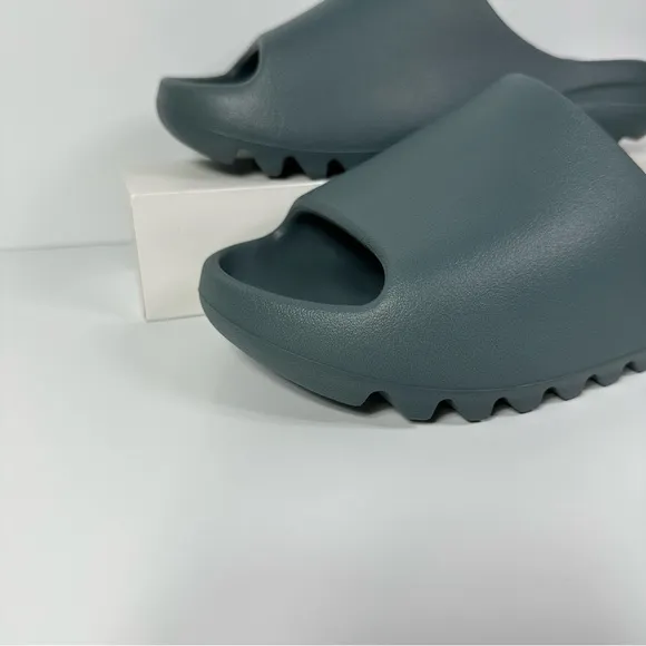 ADIDAS YEEZY SLIDES SLATE MARINE MENS SHOES SIZE 10 SLIP ON KANYE WEST BLUE GRAY
