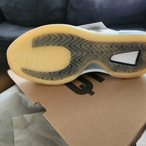 Adidas YZY QNTM Basketball Shoes