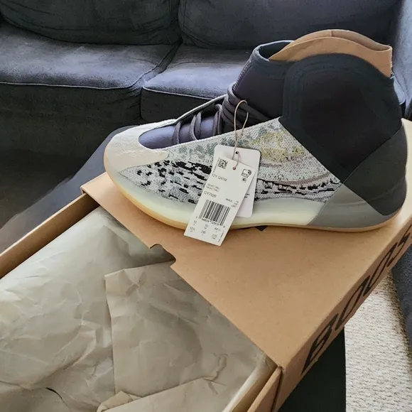 Adidas YZY QNTM Basketball Shoes