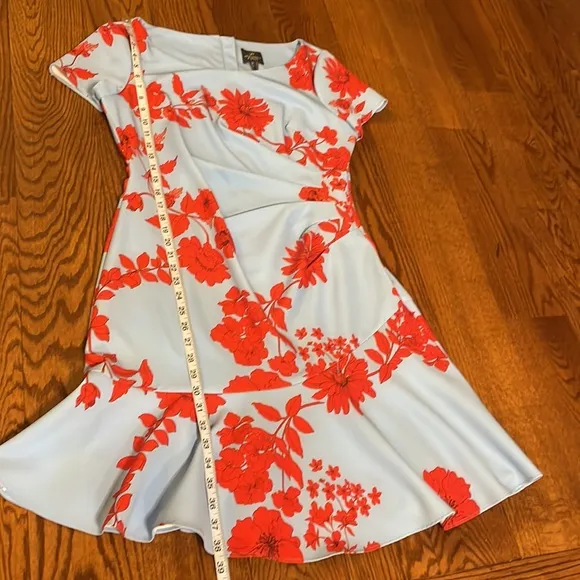 Adrianna Papell sheath floral ruffled hem dress short sleeve side drape / ruched