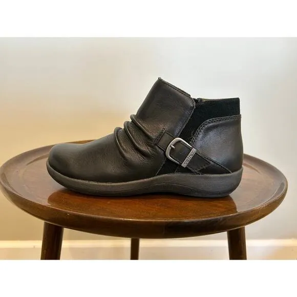 Aetrex Boots Luna Black Leather Womens 37 or 6 6.5 NWT $150