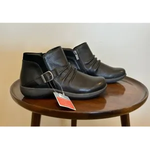 Aetrex Boots Luna Black Leather Womens 37 or 6 6.5 NWT $150
