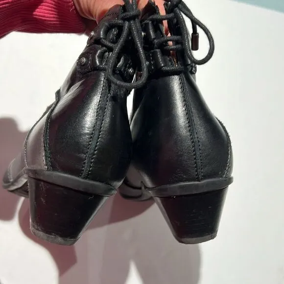 Aetrex leather Booties Size 9. B63