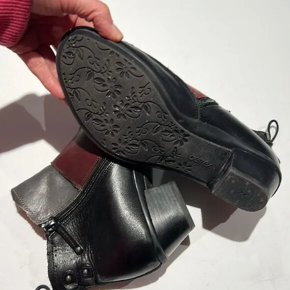Aetrex leather Booties Size 9. B63