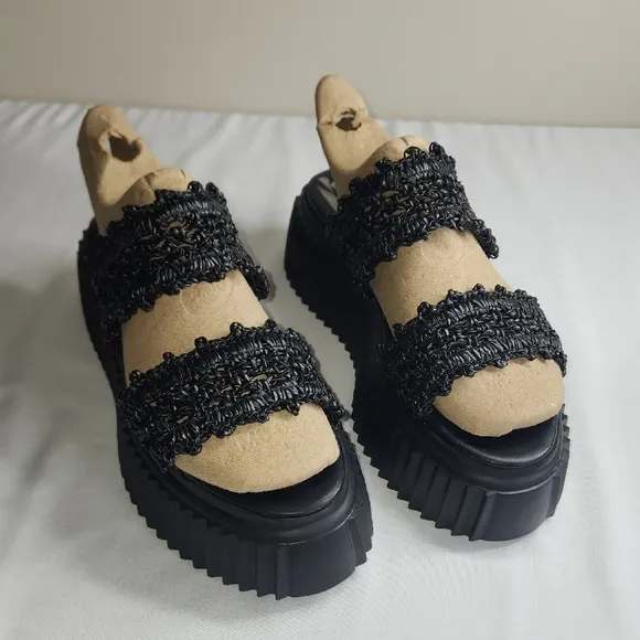 AGL BRAND NEW Stylish Black  Women's Platform Shoes