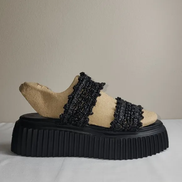 AGL BRAND NEW Stylish Black  Women's Platform Shoes