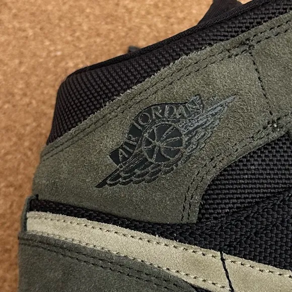 Air Jordan 1 Mid 'Military Olive' BQ6472-030 Women's Size 6 Sneakers