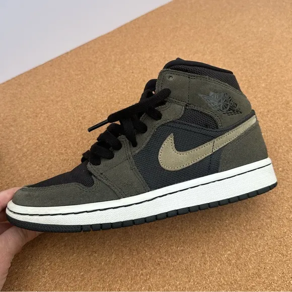 Air Jordan 1 Mid 'Military Olive' BQ6472-030 Women's Size 6 Sneakers