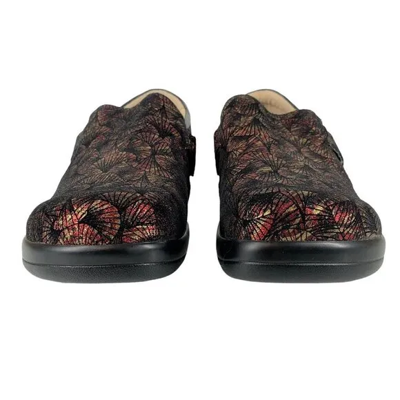 Alegria PAITYN Red and Gold Metallic Fan Print Clogs Size 37 Comfort Shoes